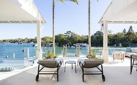 Iluka, Luxurious Riverfront Retreat