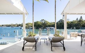 Iluka, Luxurious Riverfront Retreat